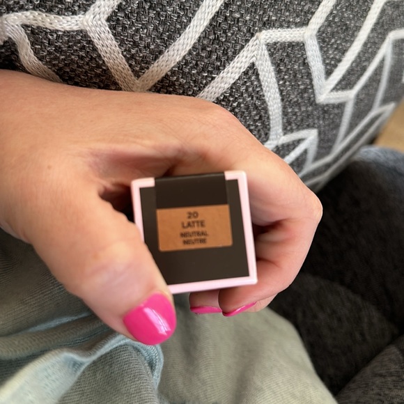 flesh Pure Flesh Liquid Foundation, Latte Neutral 20 NEW NIB - Picture 4 of 5